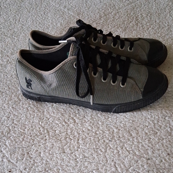 REI Crome Stylish Black and Green Men's Sneakers - Picture 2 of 7